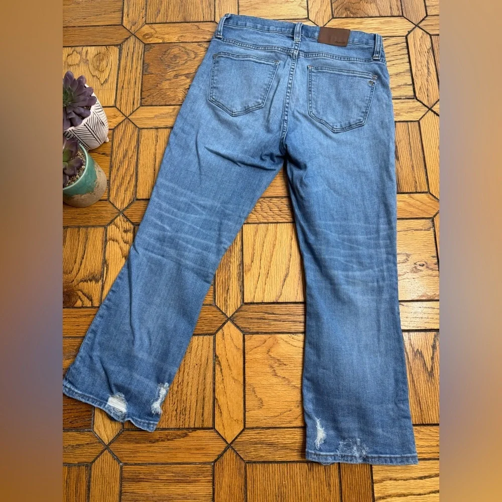 Madewell Petite Cali Demi-Boot Jeans in Bess Wash: Button-Front Edition - Picture 9 of 10